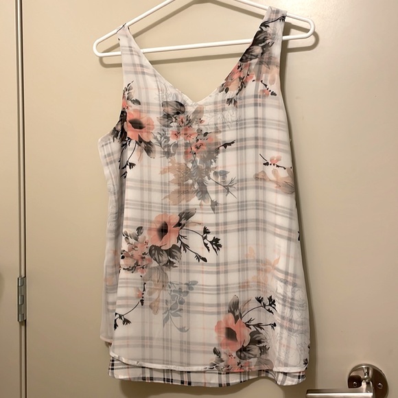 Ricki’s Floral Tank - Picture 2 of 4